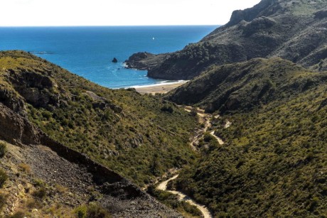 Foto de archivo de una vista de la playa del Gorguel, La Unión, (Murcia), aguas incluidas en la red ecológica europea de áreas de conservación de la biodiversidad, Red Natura 2000. EFE/Marcial Guillén