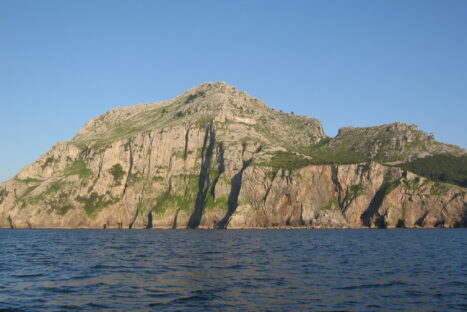 Especial – Barco: acantilados de la costa de Liendo y Monte Candina